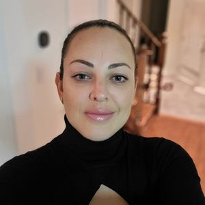 Meet your Posher, Yana